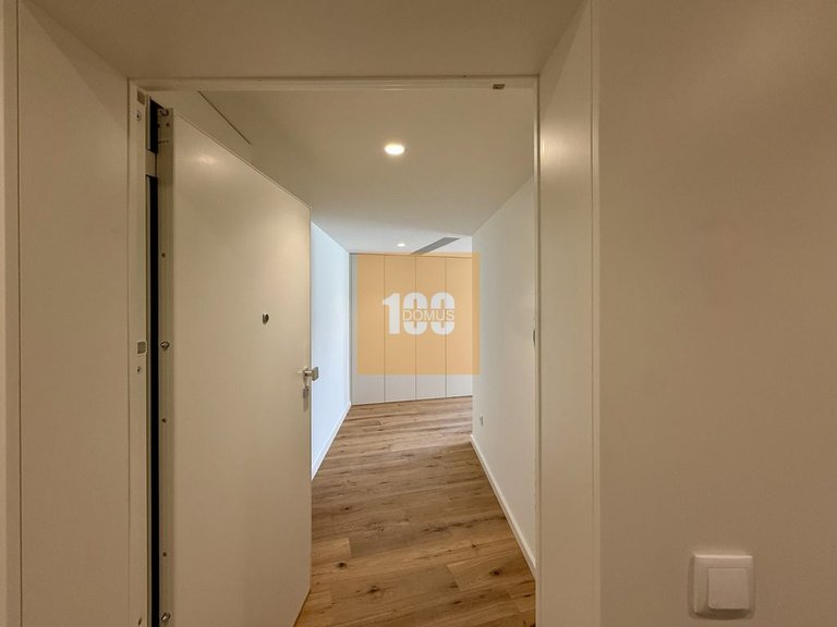 Apartment for Sale in São Felix Da Marinha, Porto 2