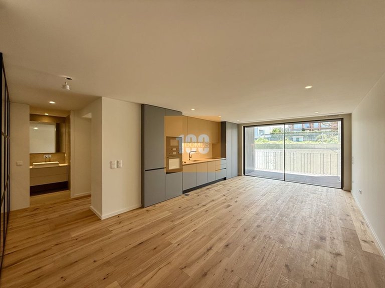 Apartment for Sale in São Felix Da Marinha, Porto 4
