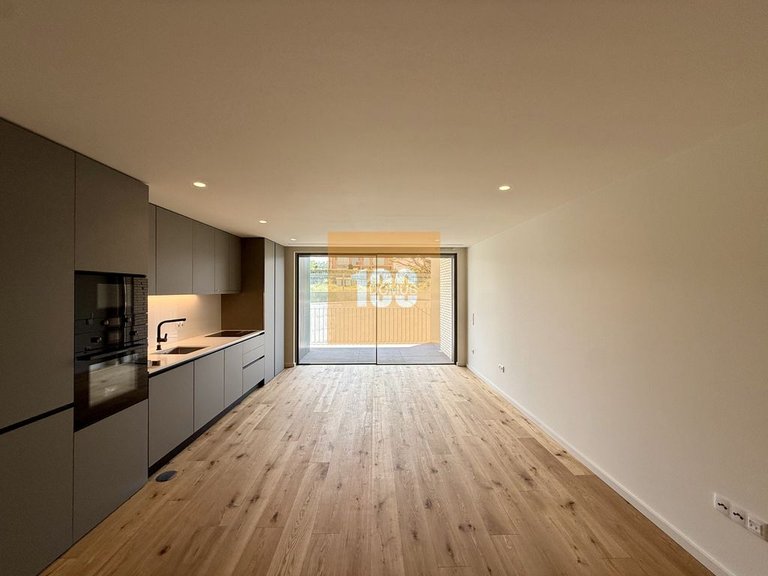 Apartment for Sale in São Felix Da Marinha, Porto 5