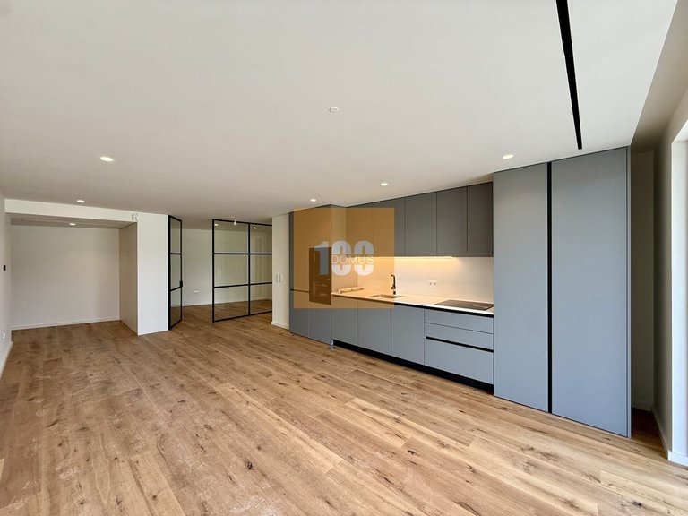 Apartment for Sale in São Felix Da Marinha, Porto 7