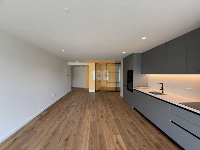 Apartment for Sale in São Felix Da Marinha, Porto 9