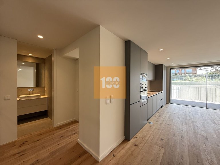 Apartment for Sale in São Felix Da Marinha, Porto 10