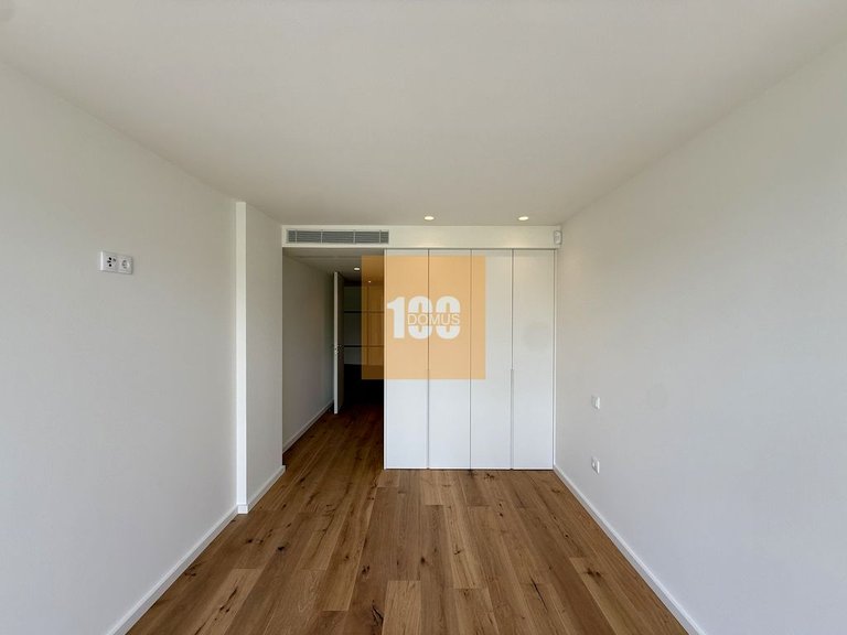 Apartment for Sale in São Felix Da Marinha, Porto 21