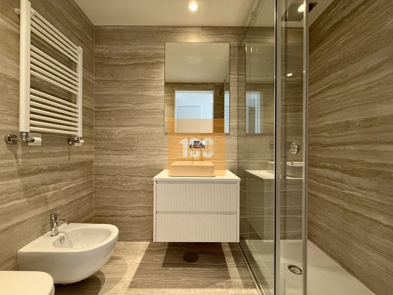 Apartment for Sale in São Felix Da Marinha, Porto 22