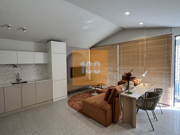 Apartment for Rent in Lordelo Do Ouro E Massarelos, Porto 1