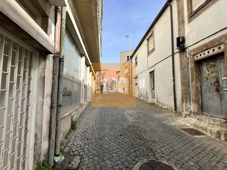 Apartment for Rent in Lordelo Do Ouro E Massarelos, Porto 18