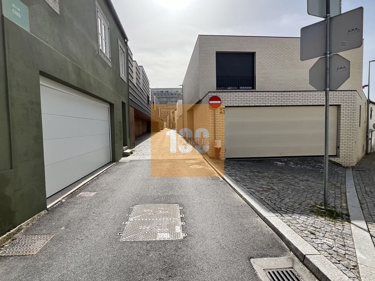 Apartment for Rent in Lordelo Do Ouro E Massarelos, Porto 22