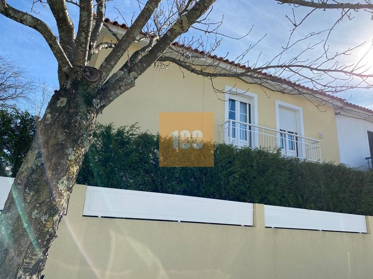 Town House for Sale in Ramalde, Porto 1