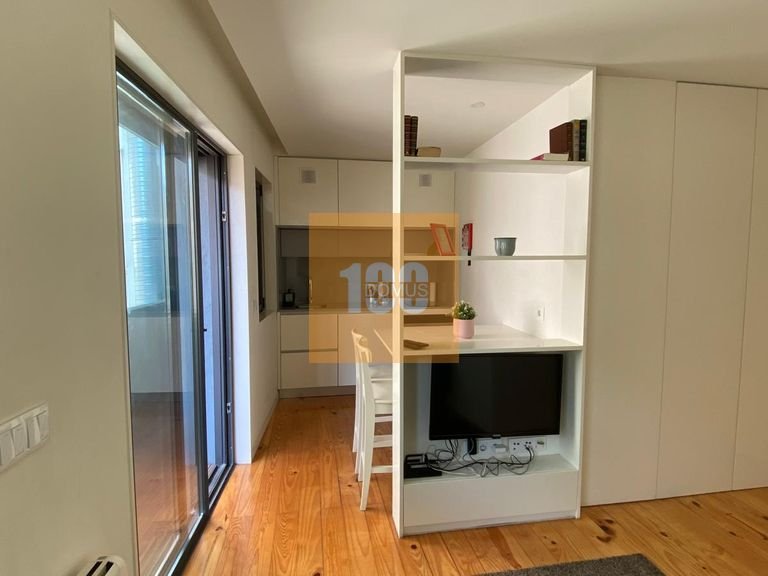 Apartment for Sale in Cedofeita, Santo Ildefonso, Sé, Miragaia, São Nicolau E Vitória, Porto 3
