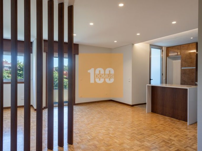 Apartment for Sale in Aldoar, Foz Do Douro E Nevogilde, Porto 3