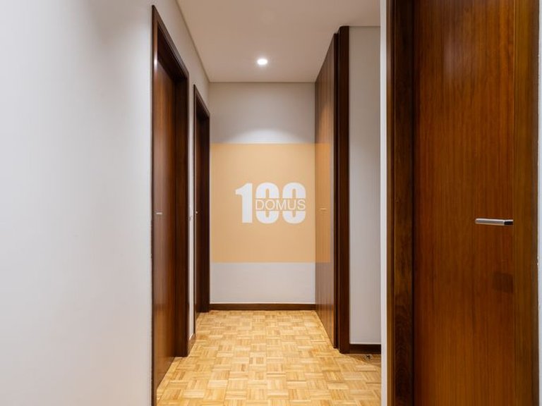 Apartment for Sale in Aldoar, Foz Do Douro E Nevogilde, Porto 9