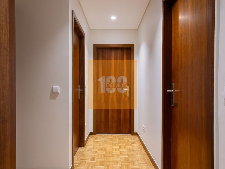 Apartment for Sale in Aldoar, Foz Do Douro E Nevogilde, Porto 10