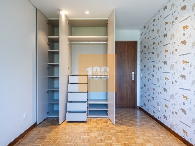 Apartment for Sale in Aldoar, Foz Do Douro E Nevogilde, Porto 12