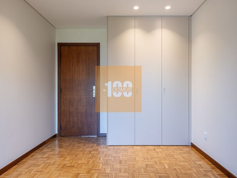 Apartment for Sale in Aldoar, Foz Do Douro E Nevogilde, Porto 13