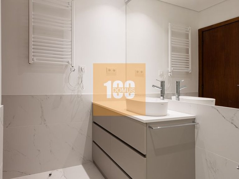 Apartment for Sale in Aldoar, Foz Do Douro E Nevogilde, Porto 25