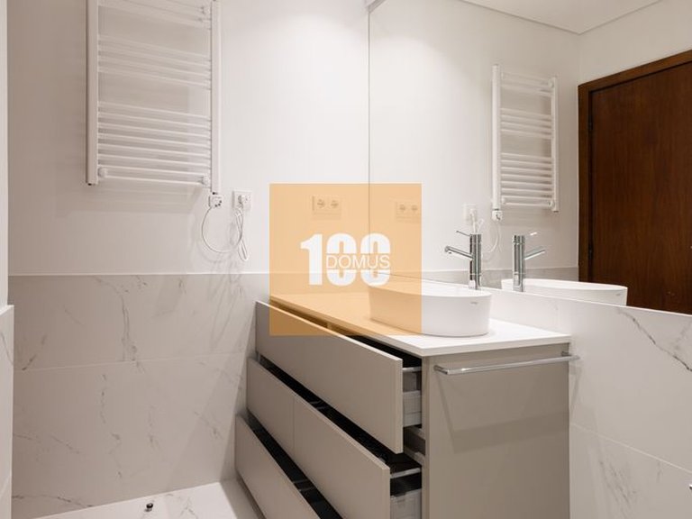 Apartment for Sale in Aldoar, Foz Do Douro E Nevogilde, Porto 26