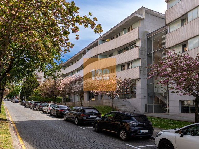 Apartment for Sale in Lordelo Do Ouro E Massarelos, Porto 2