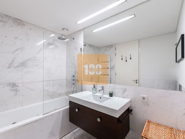 Apartment for Sale in Lordelo Do Ouro E Massarelos, Porto 24