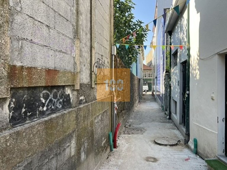 Commercial for Sale in Bonfim, Porto 17