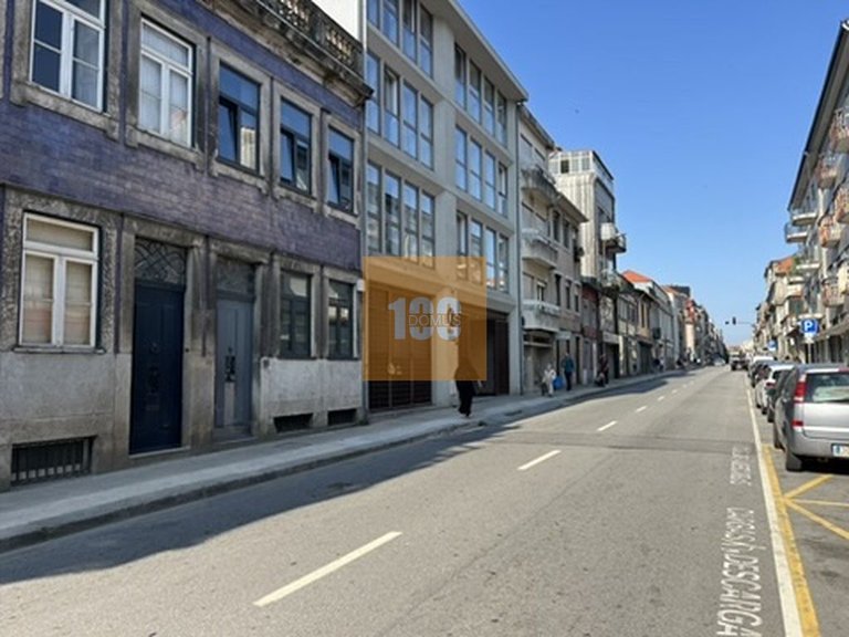 Commercial for Sale in Bonfim, Porto 28