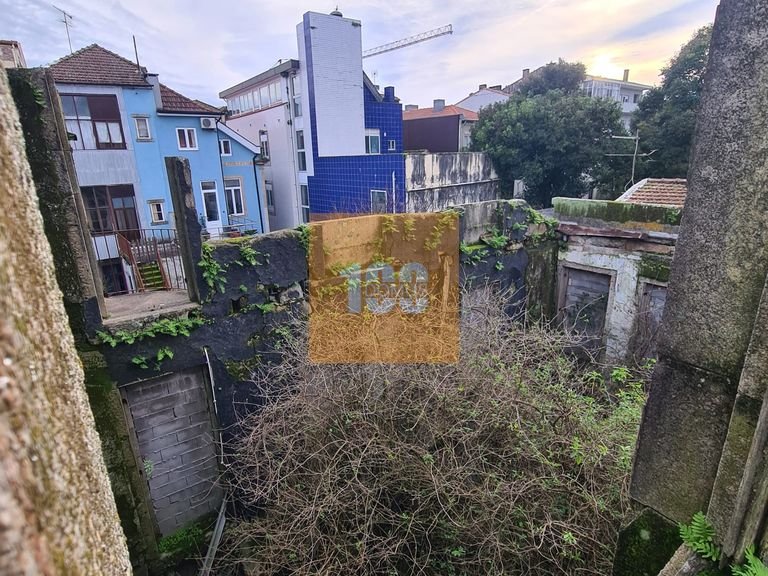 Commercial for Sale in Bonfim, Porto 41