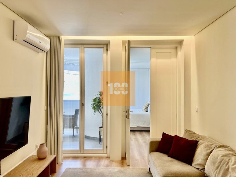 Apartment for Sale in Cedofeita, Santo Ildefonso, Sé, Miragaia, São Nicolau E Vitória, Porto 1