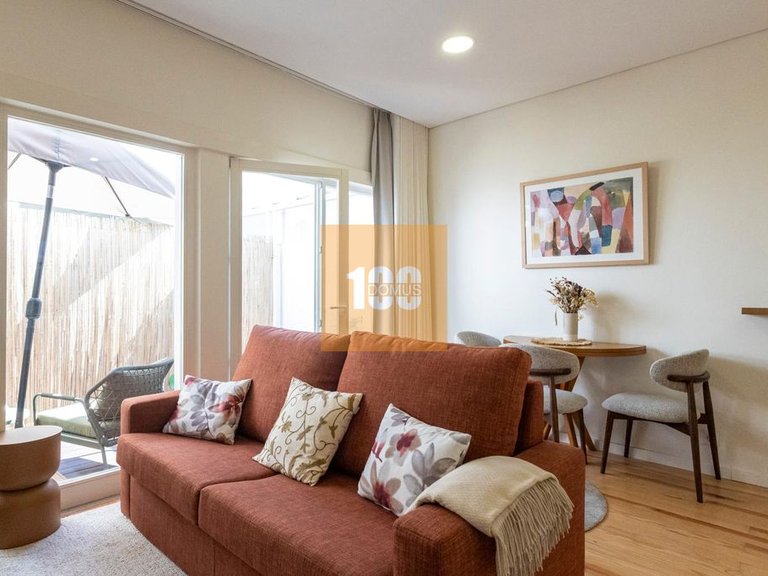 Apartment for Sale in Cedofeita, Santo Ildefonso, Sé, Miragaia, São Nicolau E Vitória, Porto 1