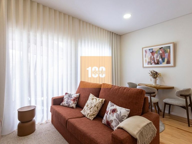Apartment for Sale in Cedofeita, Santo Ildefonso, Sé, Miragaia, São Nicolau E Vitória, Porto 2