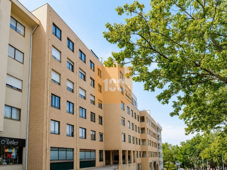 Apartment for Sale in Lordelo Do Ouro E Massarelos, Porto 15