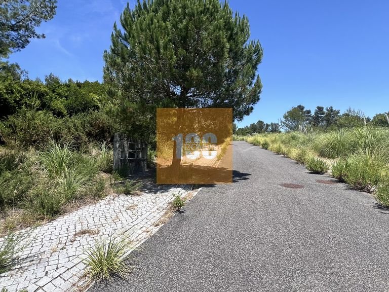 Plot for Sale in S.maria E S.miguel, S.martinho, S.pedro Penaferrim, Lisbon 17