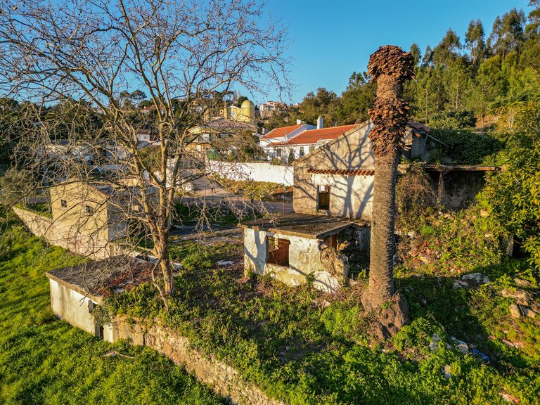 Plot for Sale in Almargem Do Bispo, Lisbon 1