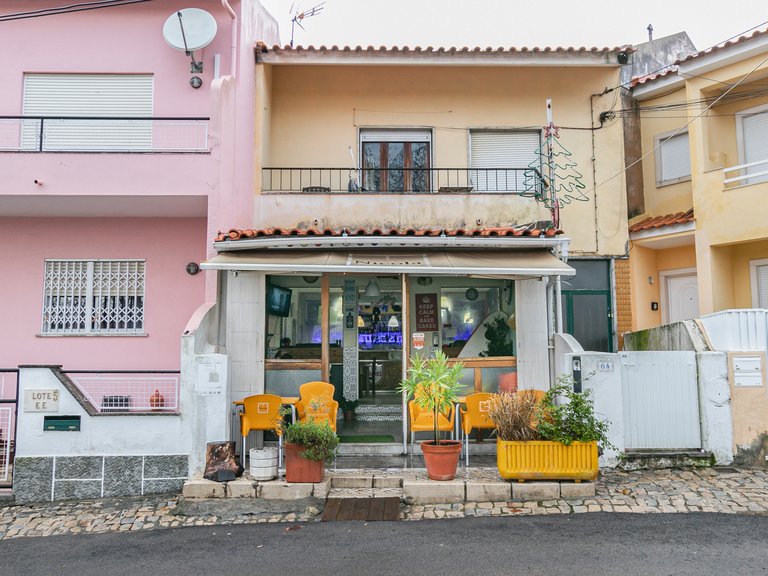 Commercial for Sale in Cascais E Estoril, Lisbon 2