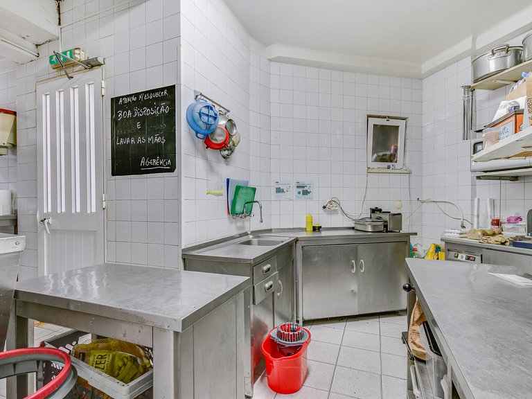 Commercial for Sale in Cascais E Estoril, Lisbon 19