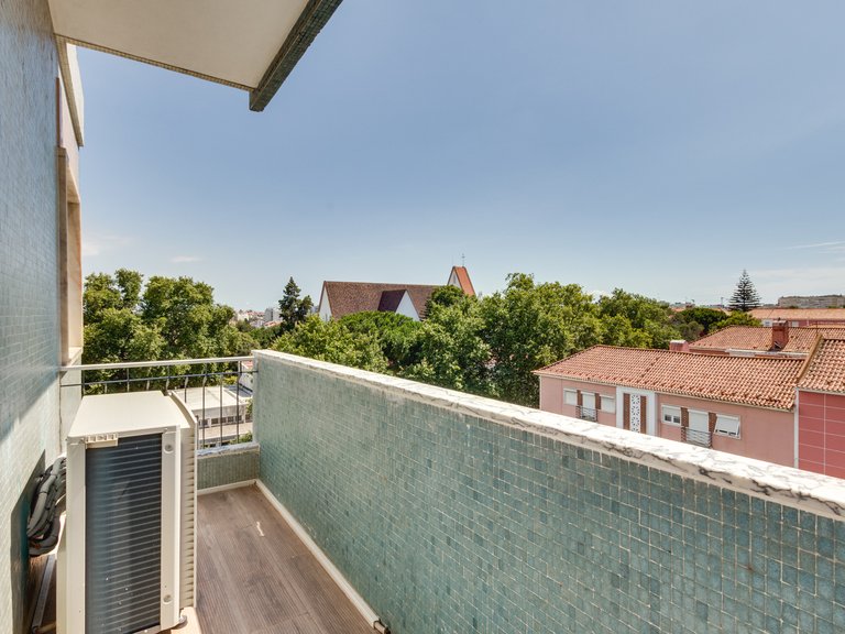 Apartment for Sale in Alvalade, Lisbon 9
