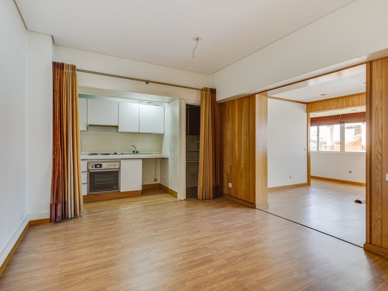 Apartment for Sale in São Domingos De Benfica, Lisbon 5