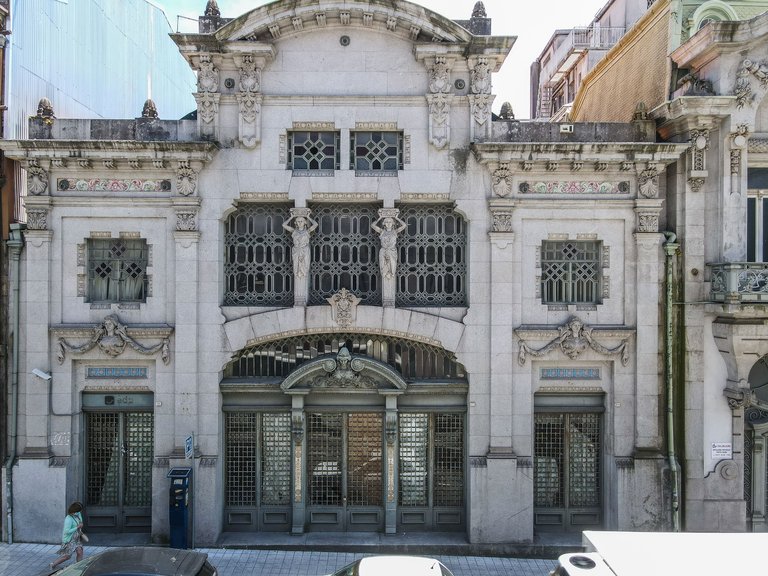 Commercial for Sale in Bonfim, Porto, Porto 2