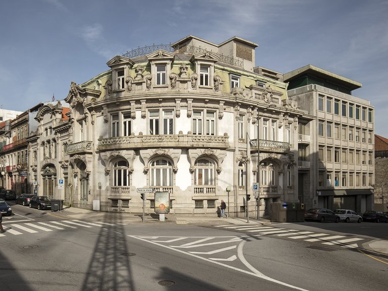Commercial for Sale in Bonfim, Porto, Porto 8