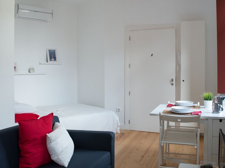 Commercial for Sale in Bonfim, Porto, Porto 11