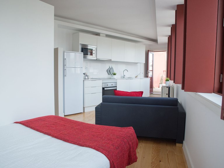 Commercial for Sale in Bonfim, Porto, Porto 17