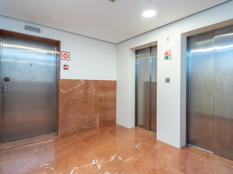 Apartment for Sale in Lordelo do Ouro e Massarelos, Porto, Porto 37