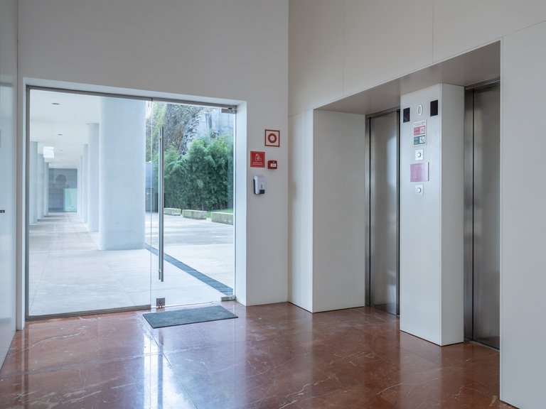 Apartment for Sale in Lordelo do Ouro e Massarelos, Porto, Porto 38