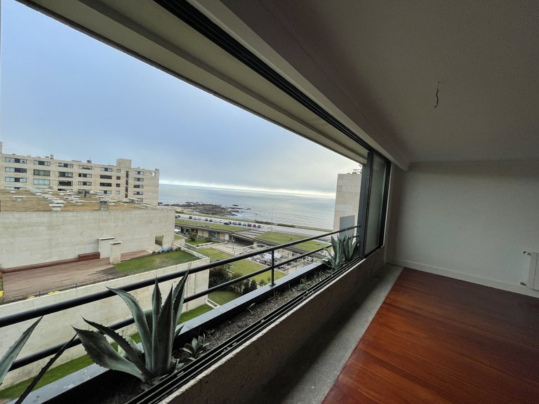Apartment for Sale in Matosinhos e Leça da Palmeira, Matosinhos, Porto 1