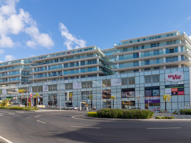 Apartment for Sale in Funchal (Sé), Funchal, Ilha Da Madeira 1