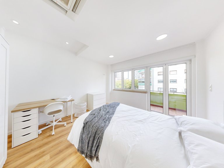 Apartment for Sale in Avenidas Novas, Lisboa, Lisbon 21