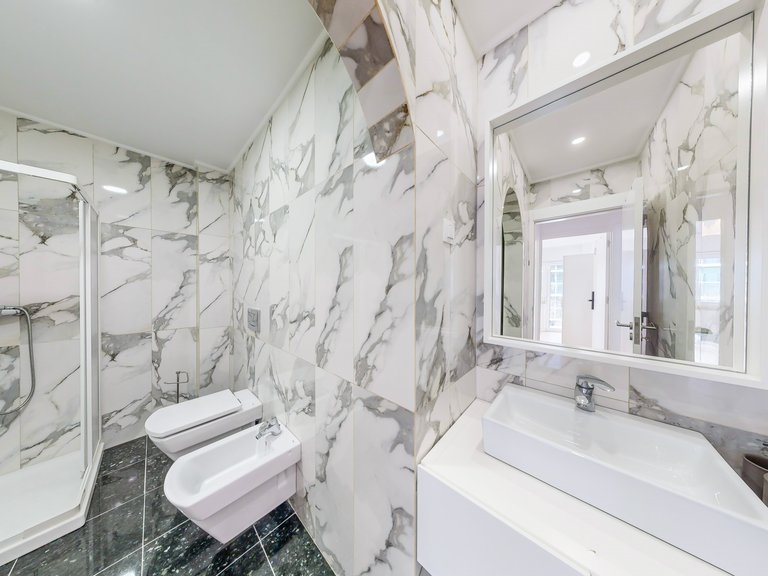 Apartment for Sale in Avenidas Novas, Lisboa, Lisbon 24