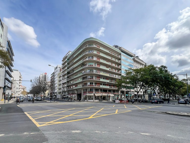 Apartment for Sale in Avenidas Novas, Lisboa, Lisbon 35