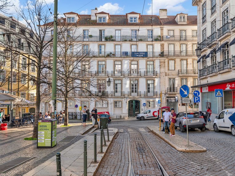Apartment for Sale in Misericórdia, Lisboa, Lisbon 11