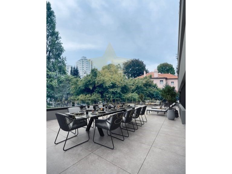 Apartment for Sale in Lordelo do Ouro e Massarelos, Porto, Porto 9