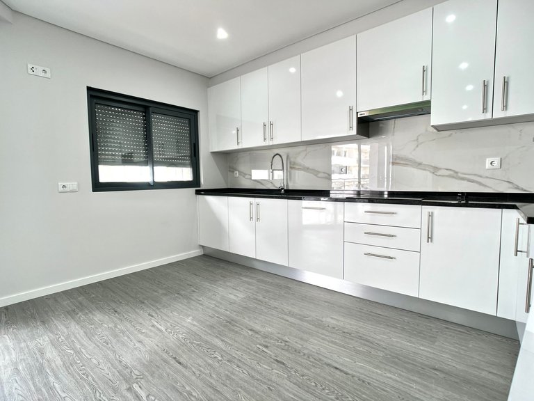 Apartment for Sale in Quelfes, Olhão, Algarve 9