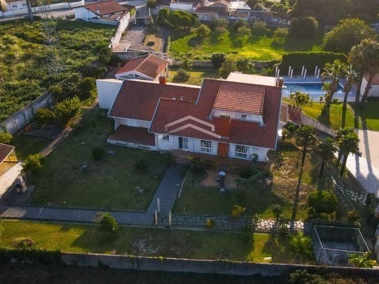 Town House for Sale in Arcozelo, Vila Nova De Gaia, Porto 2